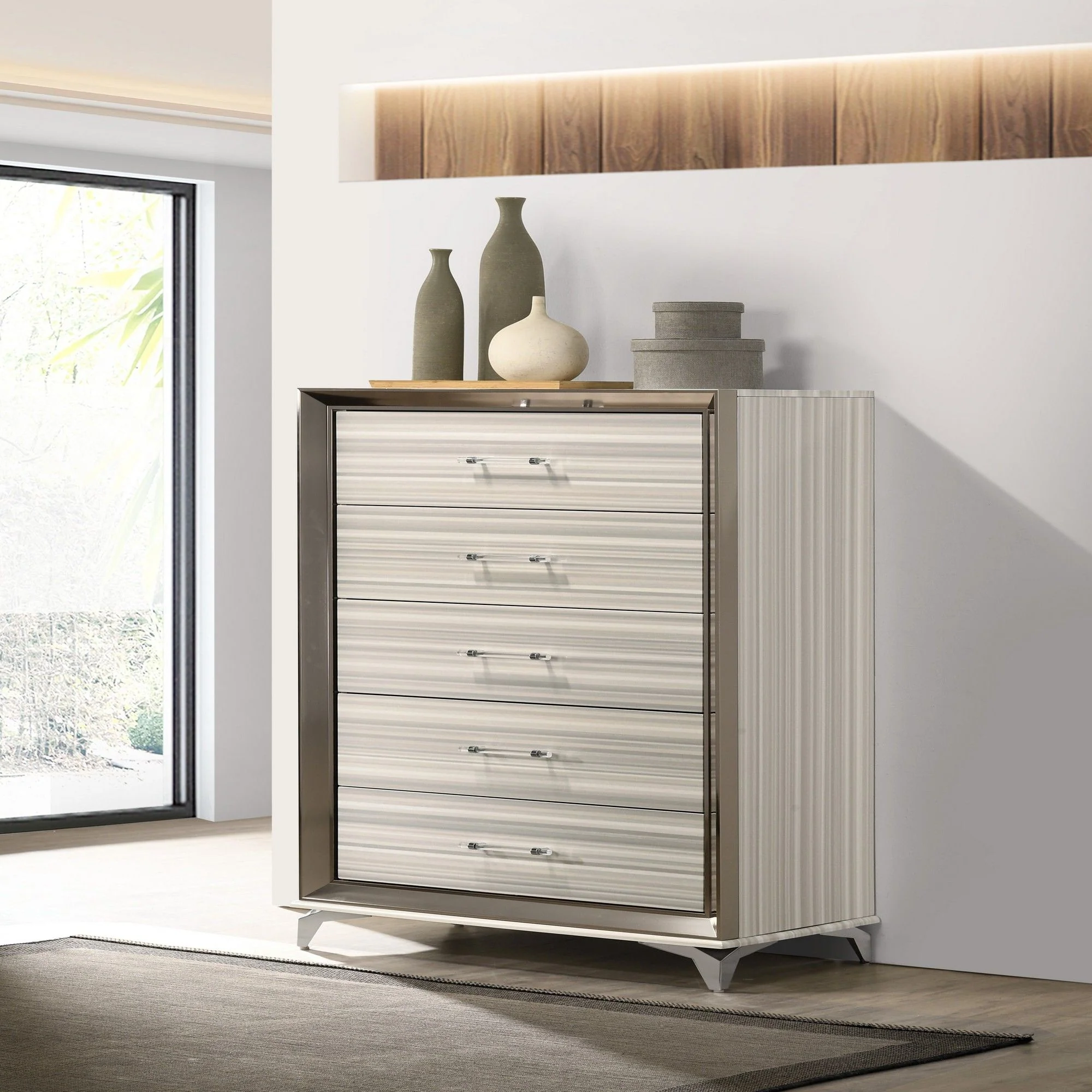Star - Chest - White - Image 3